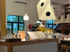 -彳亍咖啡·这里(水湾路店)