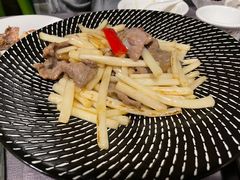 花生芽爆炒牛柳-六个大厨·秘制粤菜(广州塔店)