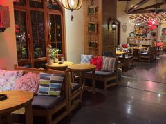-月亮眼花园餐厅书吧酒吧