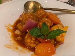 椰果菠萝咕噜肉-闻见中国海南菜(K11店)