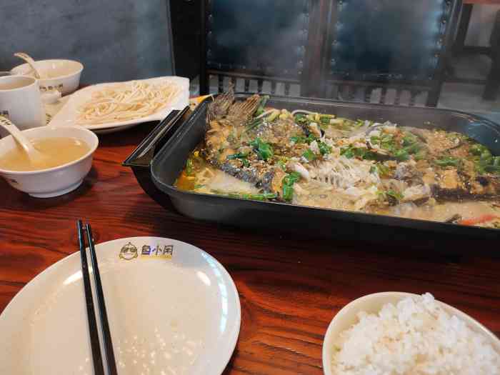 鱼小闲烤鱼(总店)-"美团秒杀的券 价格确实很便宜 一个人去.