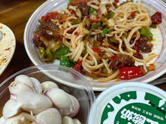 -歹歹的加个面过油肉拌面