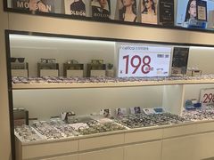 -J-Optical佳视明眼镜·蔡司视觉(青岛金茂览秀城店)