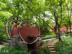 -雪山彩虹谷景区