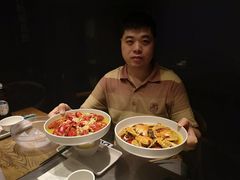 -龙巢盱眙龙虾·牛蛙·烧烤宵夜(八卦岭店)