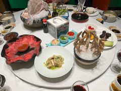 -红鼎豆捞·非遗鲍皇汤火锅(宝丰路店)