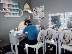 -美妆吧私人订制·化妆美甲美睫半永久