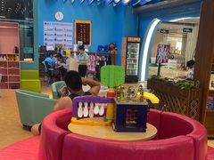 -Swim斯卫姆国际儿童游泳中心(红博中央公园店)