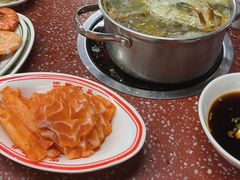 -四囍码头海鲜烧烤自助火锅(外滩南京东路悦荟广场店)