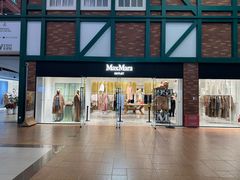 -燕莎奥特莱斯购物中心