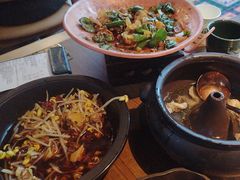 -云海肴·汽锅鸡·云南菜(天山百盛优客店)