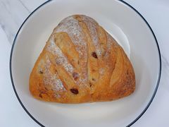 芋泥三角芝士包-Juicy Bakery(大学路店)