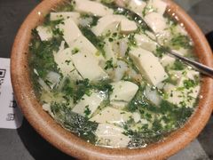 荠菜虾仁嫩豆腐-兰溪小馆(首经贸店)