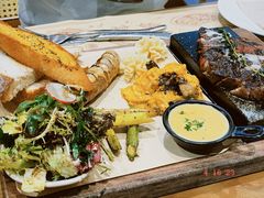 -Mark&Mars Restaurant