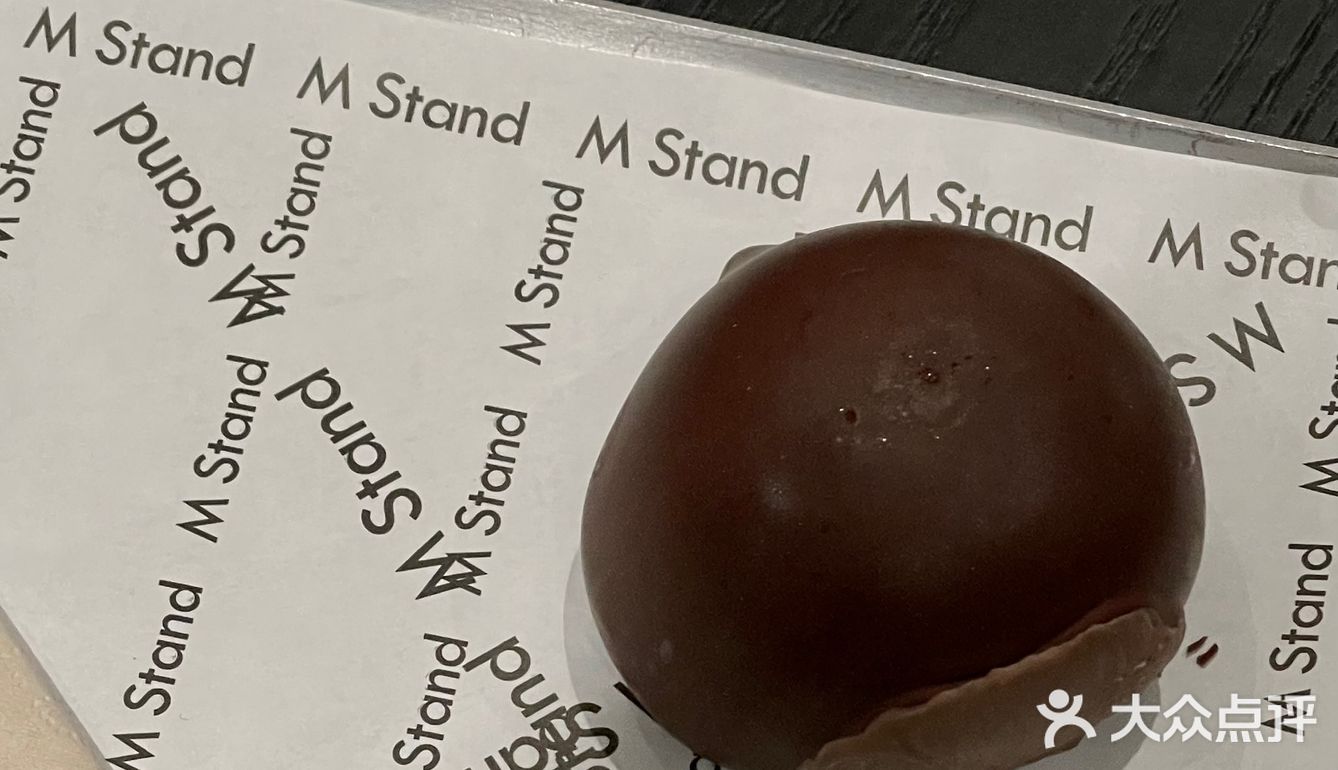 一整颗椰子蛋的冰椰美式