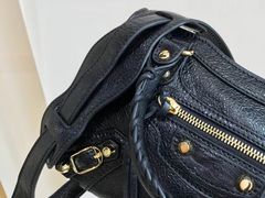 -BALENCIAGA(恒隆广场店)