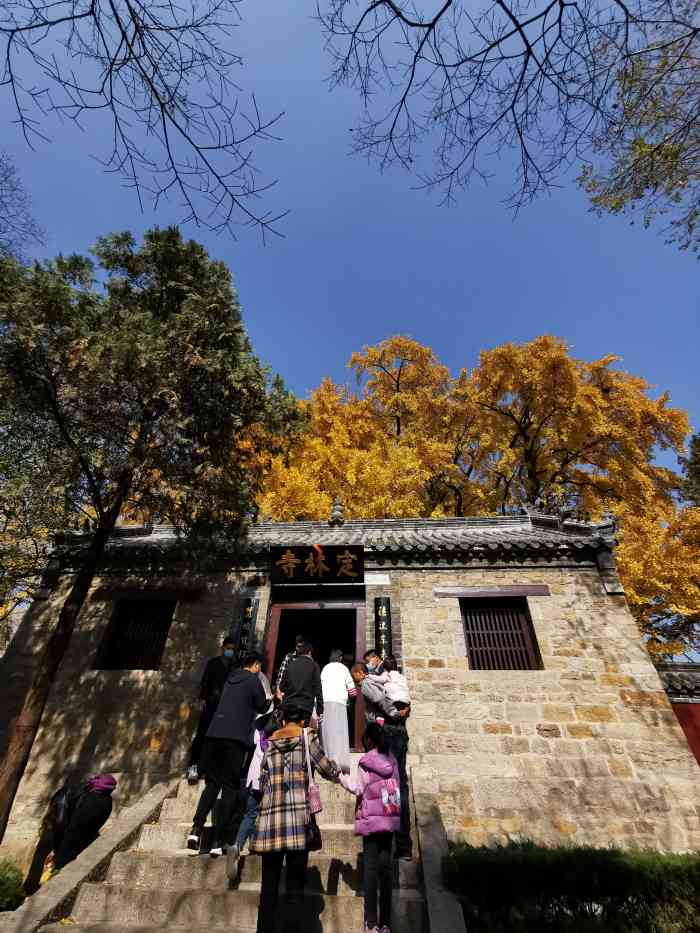 浮来山风景区"浮来山风景区最大的景点得数定林寺了 这座.