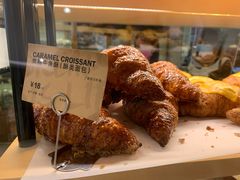 焦糖牛角包-PAPER STONE BAKERY(天环店)