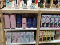 -名创优品(海珠乐峰广场店)