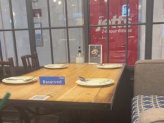 -Chom Cafe and Restaurant