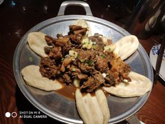 地锅本仔鸡-小菜园新徽菜(芜湖万达店)