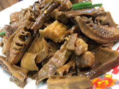 楠溪江笋干炒肉-五马集·海鲜·温州大牌档(黑金冠五马街十字路口店)