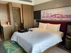 -深圳宝安体育馆希尔顿欢朋酒店