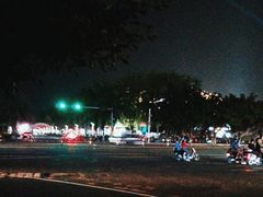 -万绿园