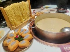 -洪氏嗨捞·猪肚鸡火锅(阳光天地店)