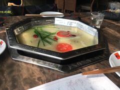 -佬土鹅肠火锅(中建大观店)