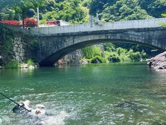-安吉龙王山峡谷漂流
