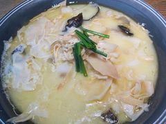 -蜜桃餐厅·伴山(湖滨商业街店)