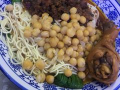 -渝之汇牛肉豌杂面