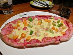 甜菜牛油果鲜虾披萨-JINNS锦时 steak&pizza(浸信会礼拜堂旧址店)