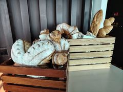 -亚洲国际大酒店·云顶阁旋转自助餐厅