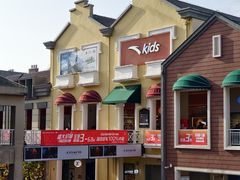 -王府井奥莱临潼小镇(临潼店)