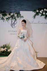 -艾米丽婚纱礼服