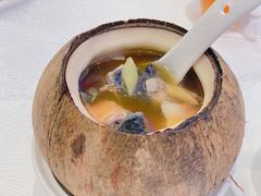 老椰子炖竹丝鸡-金翠皇宫粤菜·点心·海鲜(科技园店)