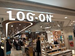 -LOG-ON(海港城店)
