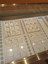 -菜百首饰店(东方新天地店)