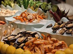-广州万富希尔顿酒店·感趣自助餐厅·金秋蟹宴生蚝海鲜刺身