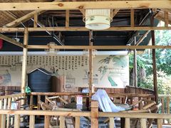 -茅草房·河畔园林火锅