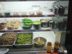 自助调料区-马路牙子烧烤音乐酒馆(望京店)