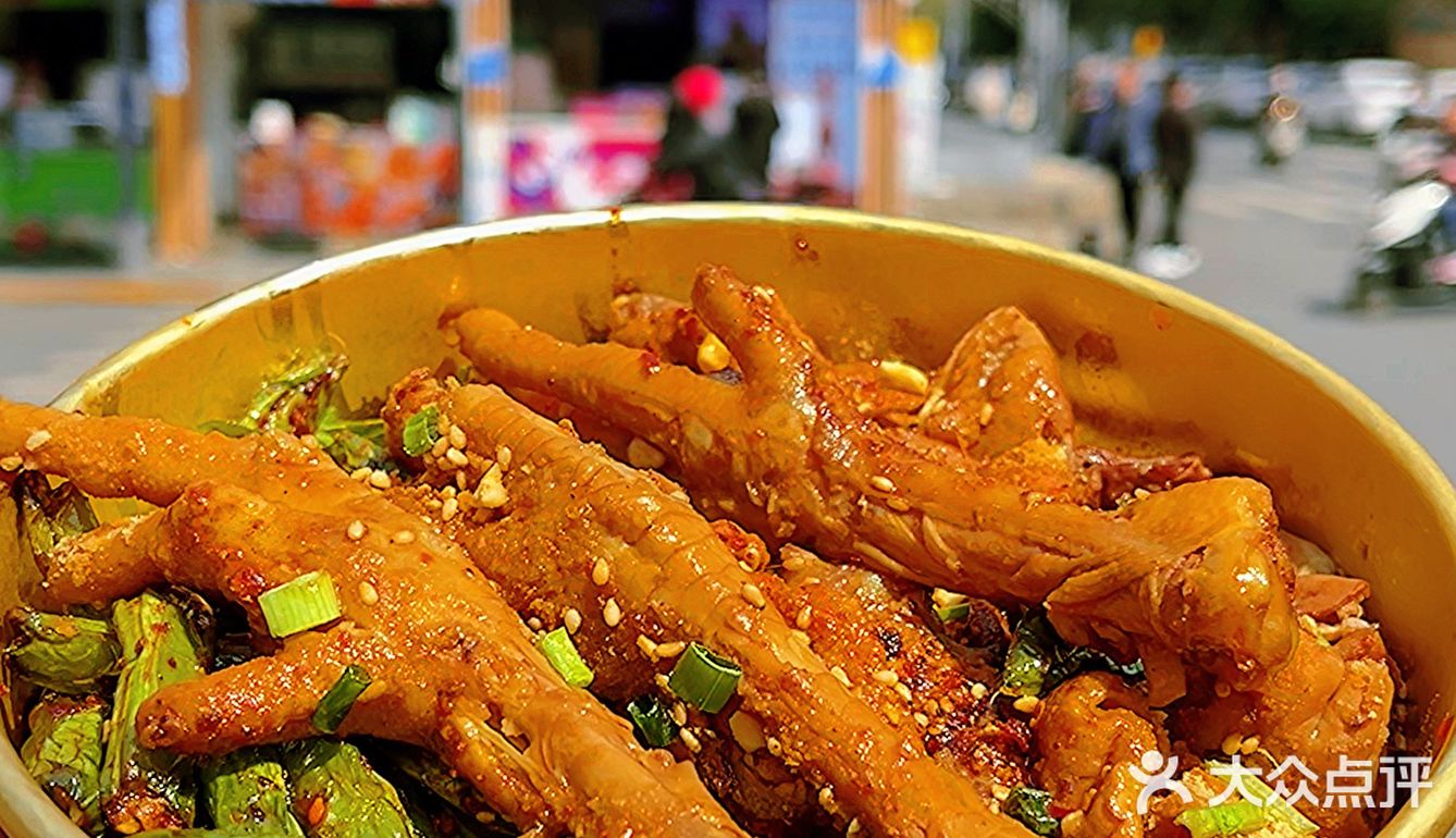来建设路必吃小吃 | 路人经过都得问我一嘴