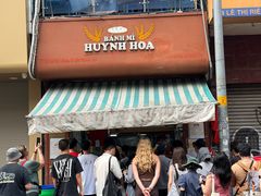 -Bánh Mì Huynh Hoa