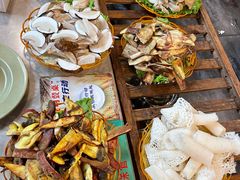 -易门野生菌府·菌海森林(月牙潭公园店)