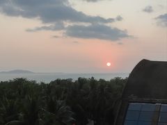 -三亚湾海居铂尔曼度假酒店