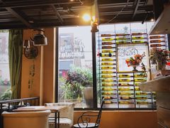 -胡桃里音乐餐厅(陶溪川店)(川湘赣菜·世界百大酒庄直供红酒·音乐表演)