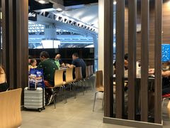 大堂-麦当劳(广州南站店)