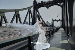 -雪中彩影婚纱摄影·微光艺术中心